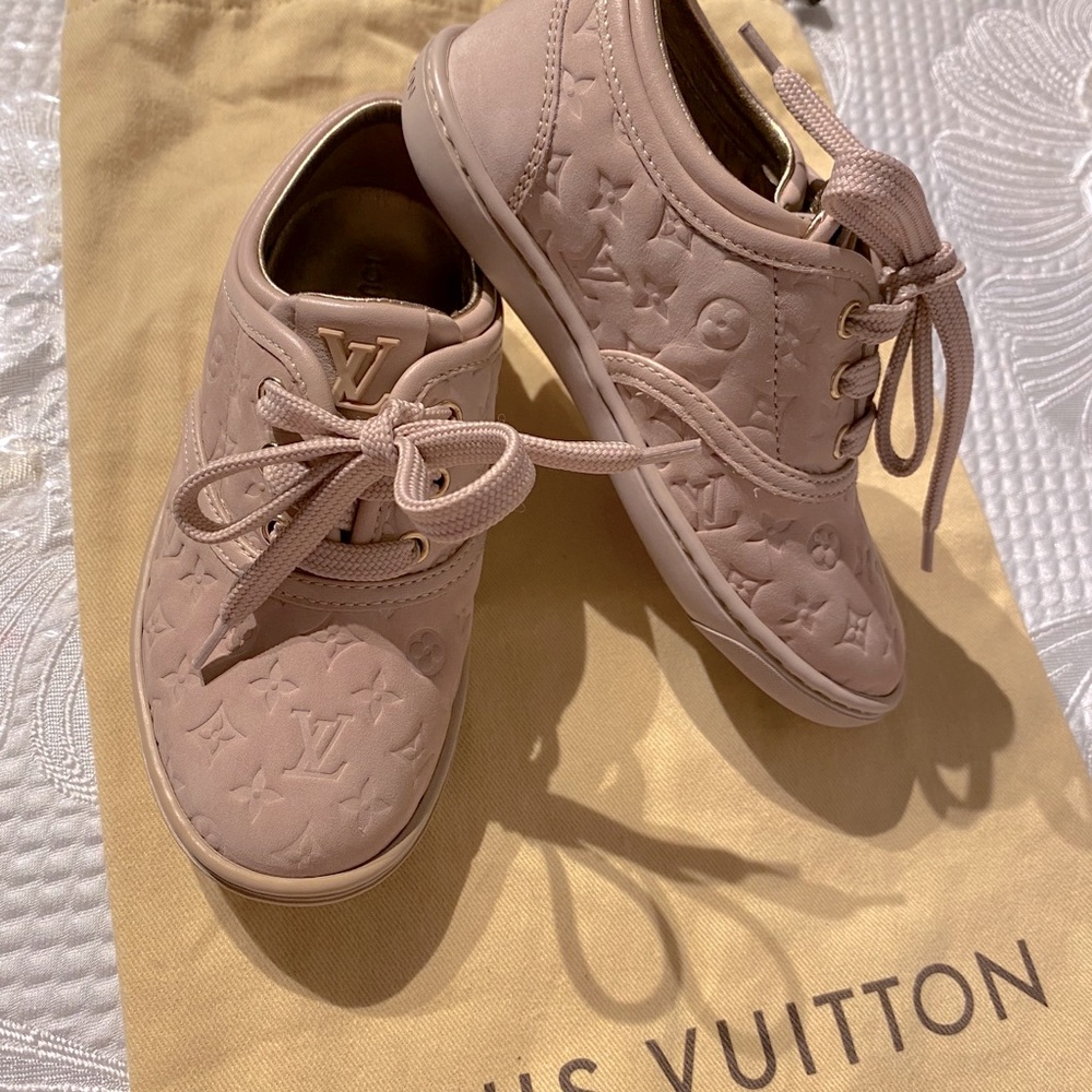 Louis Vuitton girls shoes - Picture 9 of 9